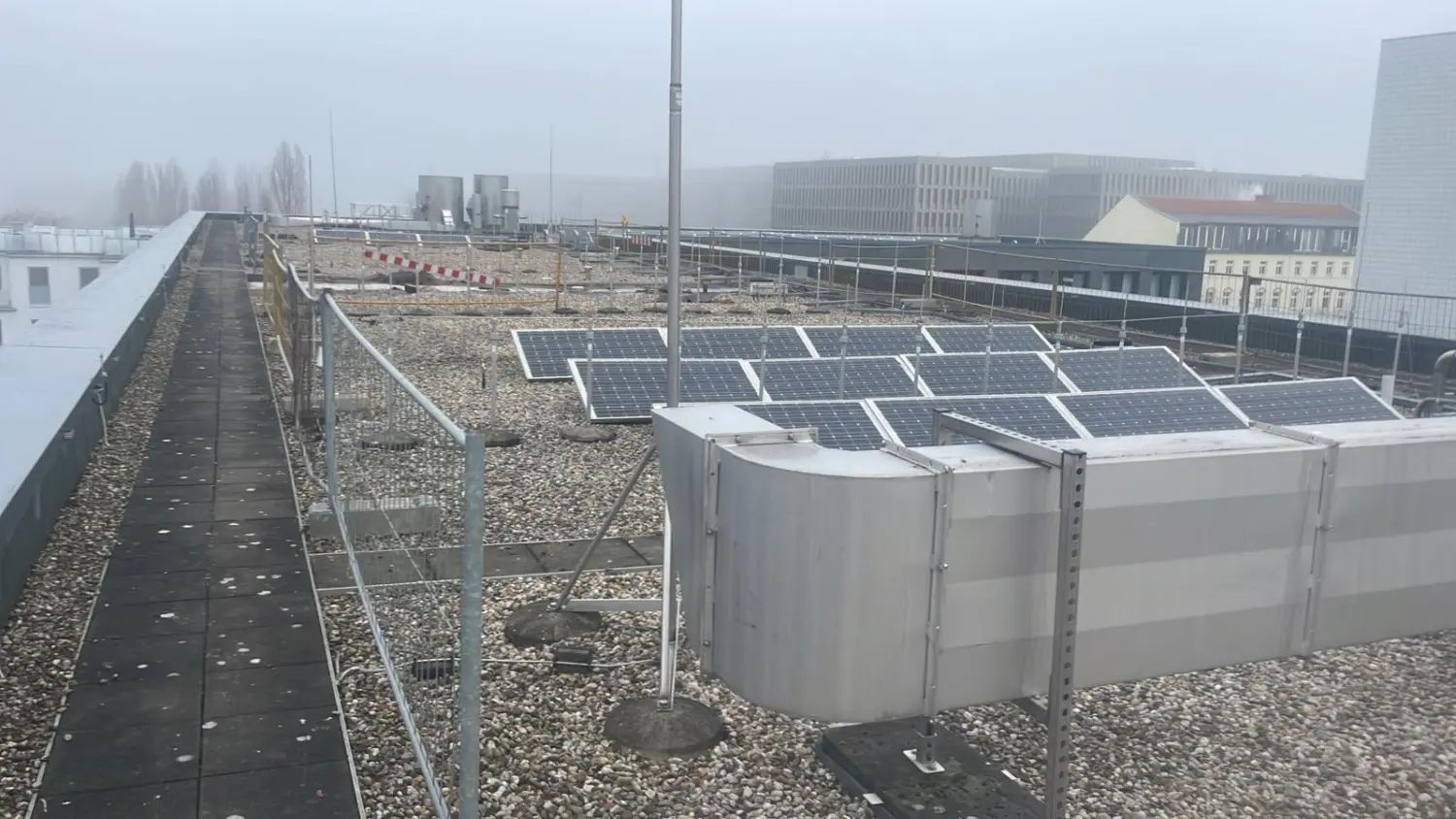 Botrans-Flachdach, Bundesministerium für Digitales und Verkehr, Gebäudedach-Solaranlagen